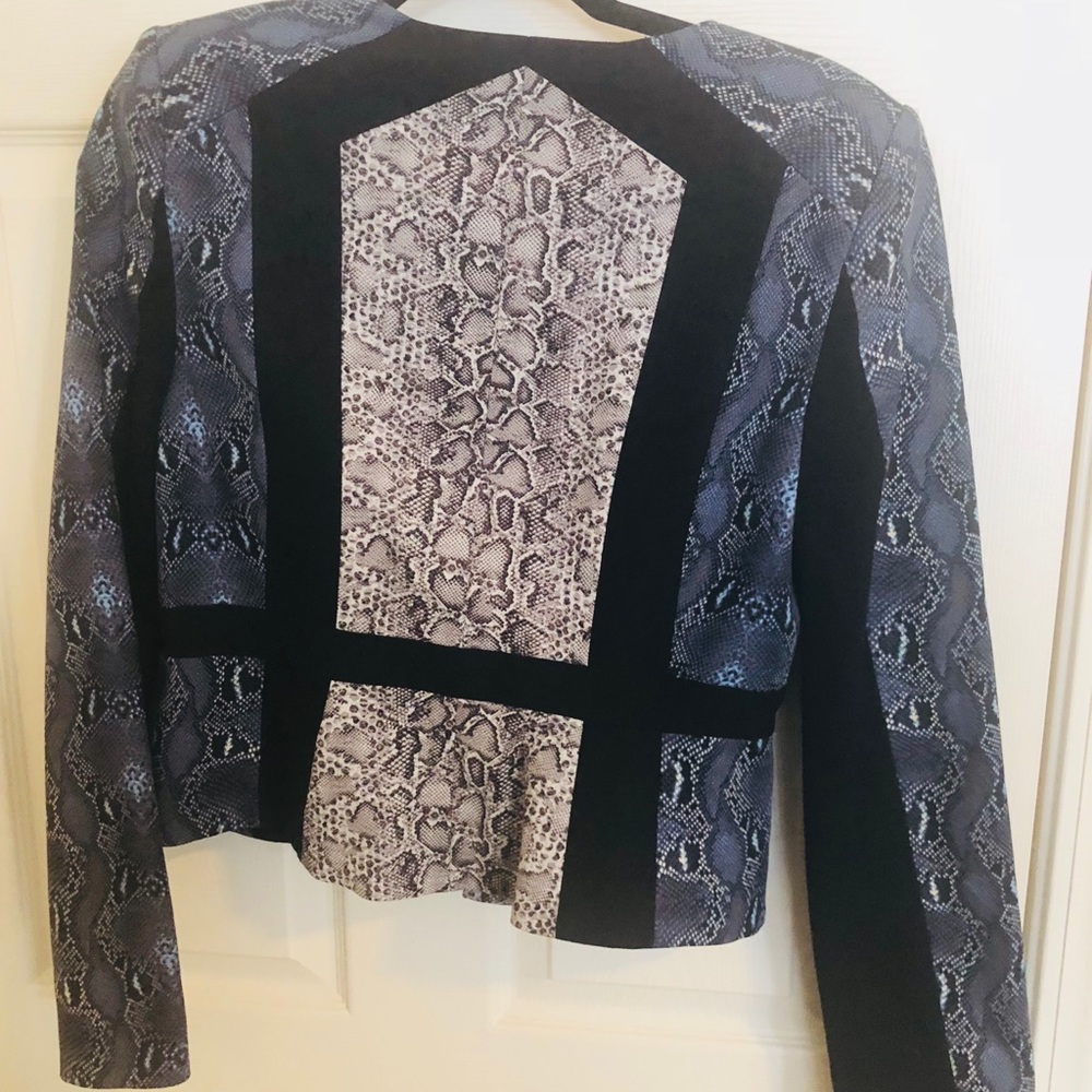 BCBG python print blazer - Picture 3 of 3
